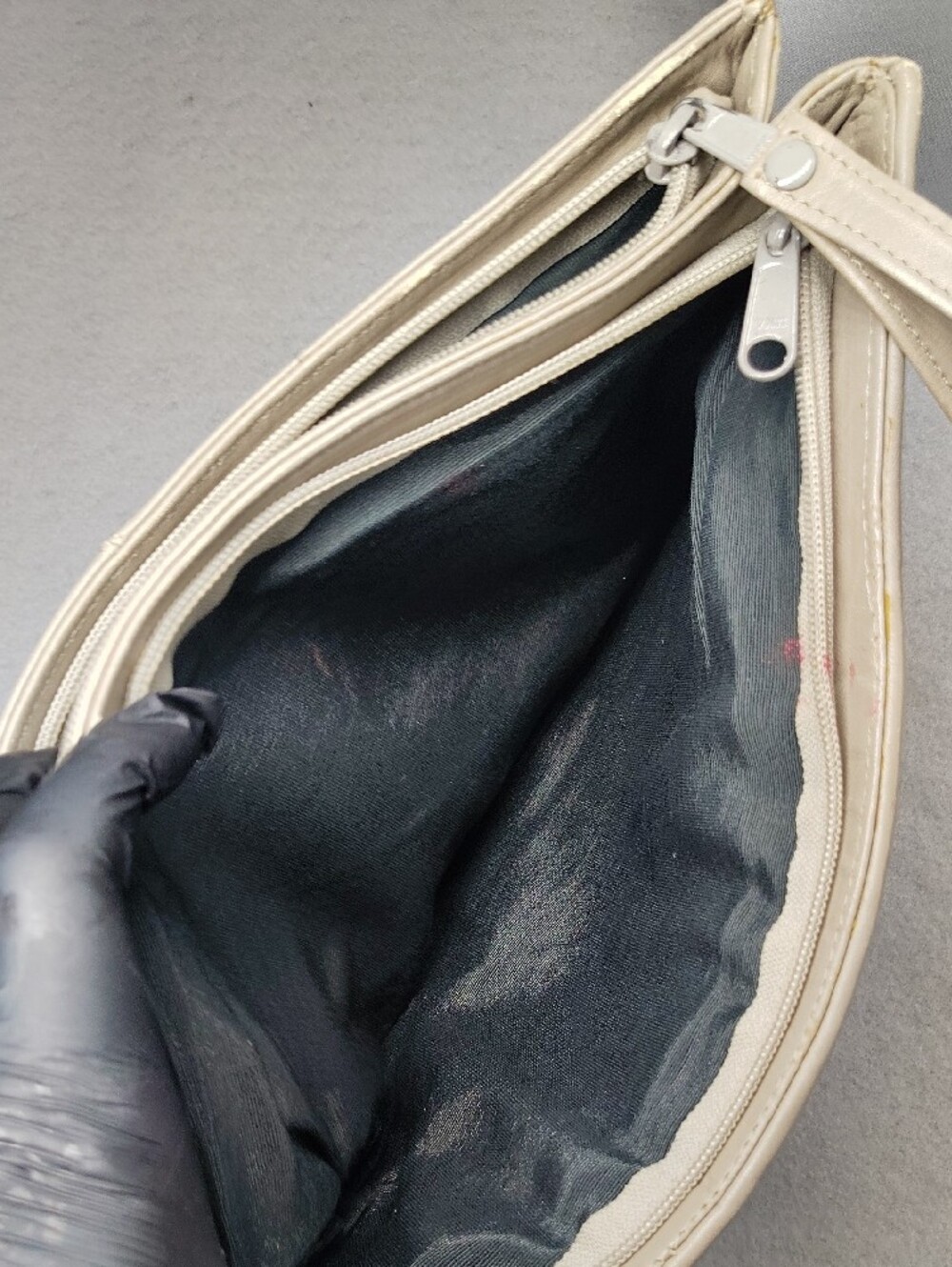De Numa brand bag features a distinctive woven leather exterior neutral beige - Picture 7 of 10